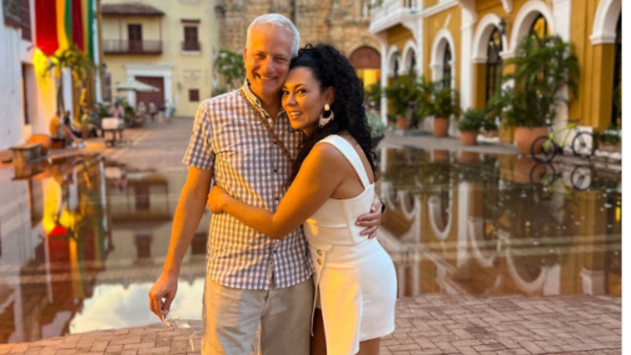 Andrea Guzmán y su esposo
Instagram @paolomiscia