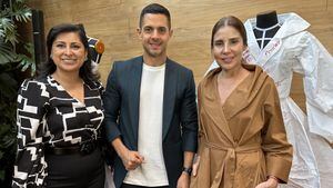 Sandra Otálora, gerente de mercadeo de Inter Rapidísimo, Sebastián Díez, presidente ejecutivo de Inexmoda y María Elena Villamil, diseñadora.