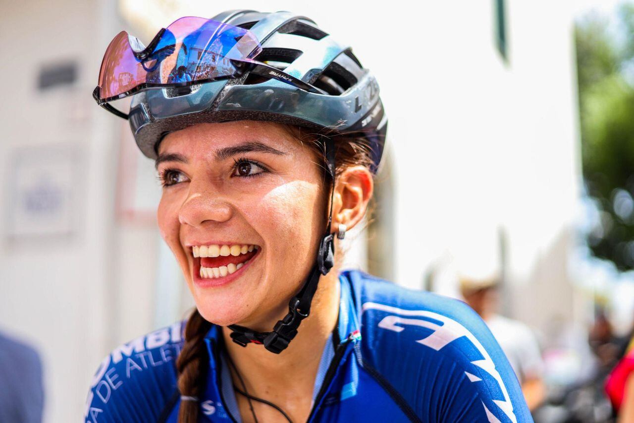 Marcela Hernández, emocionada tras vivir la tensión de un embalaje europeo en el Giro.