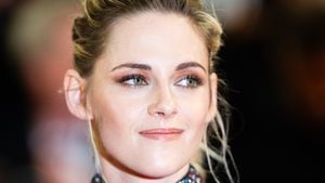 Kristen Stewart asiste a la proyección de "Crimes Of The Future" durante el 75º festival anual de cine de Cannes en el Palais des Festivals el 23 de mayo de 2022 en Cannes, Francia.