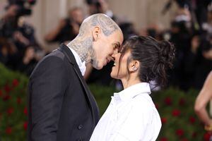 NEW YORK, NEW YORK - MAY 02: (L-R) Travis Barker and Kourtney Kardashian attend The 2022 Met Gala Celebrating "In America: An Anthology of Fashion" at The Metropolitan Museum of Art on May 02, 2022 in New York City. (Photo by John Shearer/Getty Images)