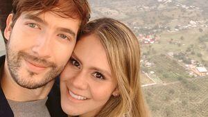 Carlos Torres y su novia Joanna Castro fueron vistos cargando a un niño