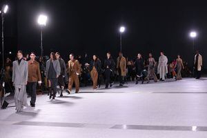 Las modelos caminan por la pasarela en el desfile de Martin Asbjorn durante la Semana de la Moda de Copenhague Otoño/Invierno de 2022 el 3 de febrero de 2022 en Copenhague, Dinamarca.