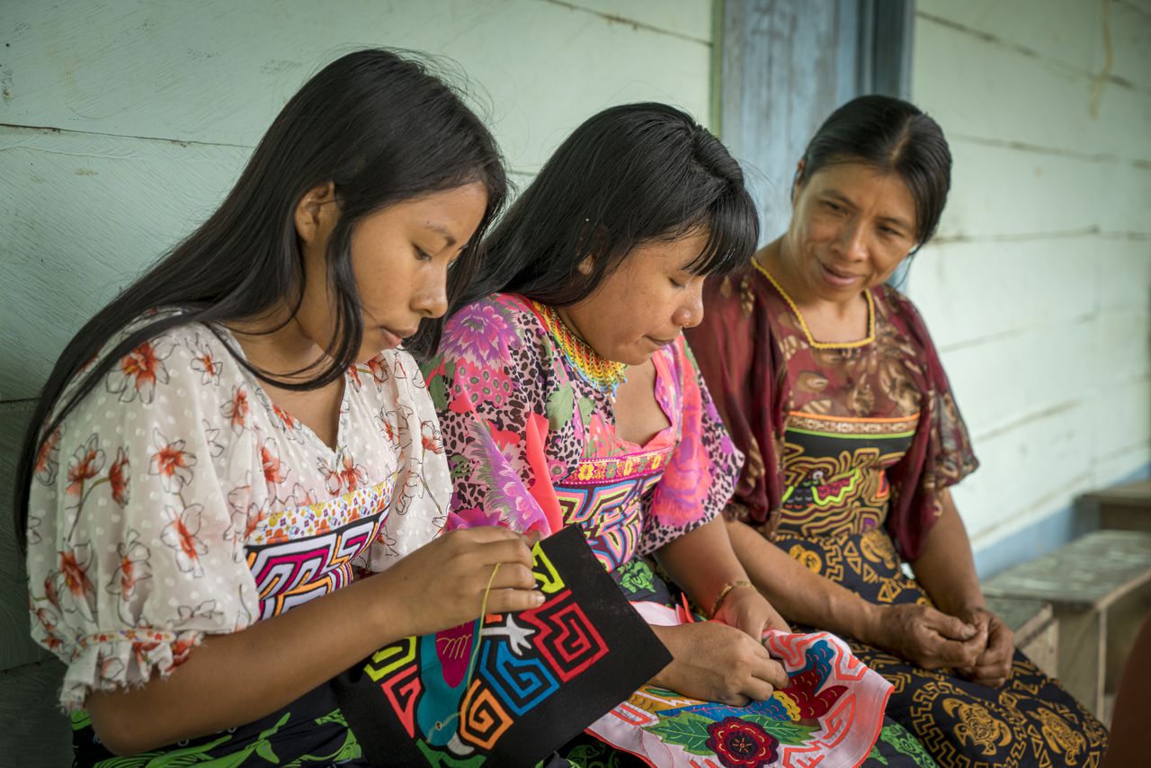 Mujeres de la comunidad indígena Tule, proyecto Antioquia es Mágica