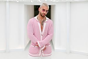 Maluma MIAMI, FLORIDA - DECEMBER 03: Maluma, wearing CHANEL, attends the CHANEL Dinner to celebrate FIVE ECHOES By Es Devlin at Jungle Plaza in the Miami Design District on December 03, 2021 in Miami, Florida. (Photo by Astrid Stawiarz/WireImage)