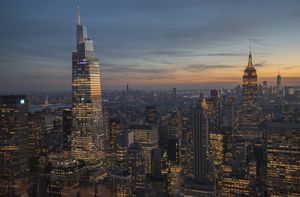 El horizonte de Manhattan, incluido One Vanderbilt, el segundo edificio de oficinas más alto de la ciudad de Nueva York, el Empire State Building y One World Trade Center el 05 de diciembre de 2022 en Nueva York