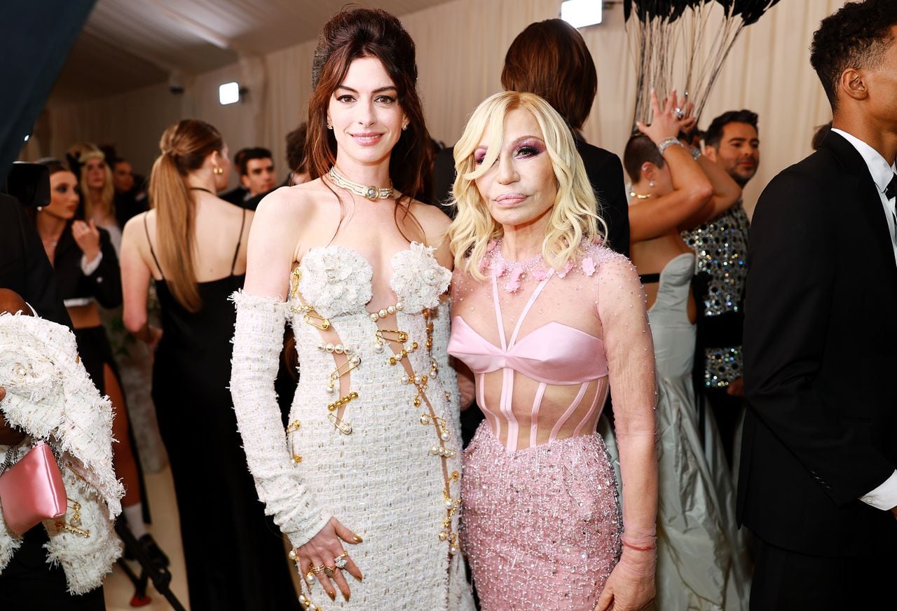 NEW YORK, NEW YORK - MAY 01: (L-R) Anne Hathaway and Donatella Versace attend The 2023 Met Gala Celebrating "Karl Lagerfeld: A Line Of Beauty" at The Metropolitan Museum of Art on May 01, 2023 in New York City. (Photo by Matt Winkelmeyer/MG23/Getty Images for The Met Museum/Vogue)