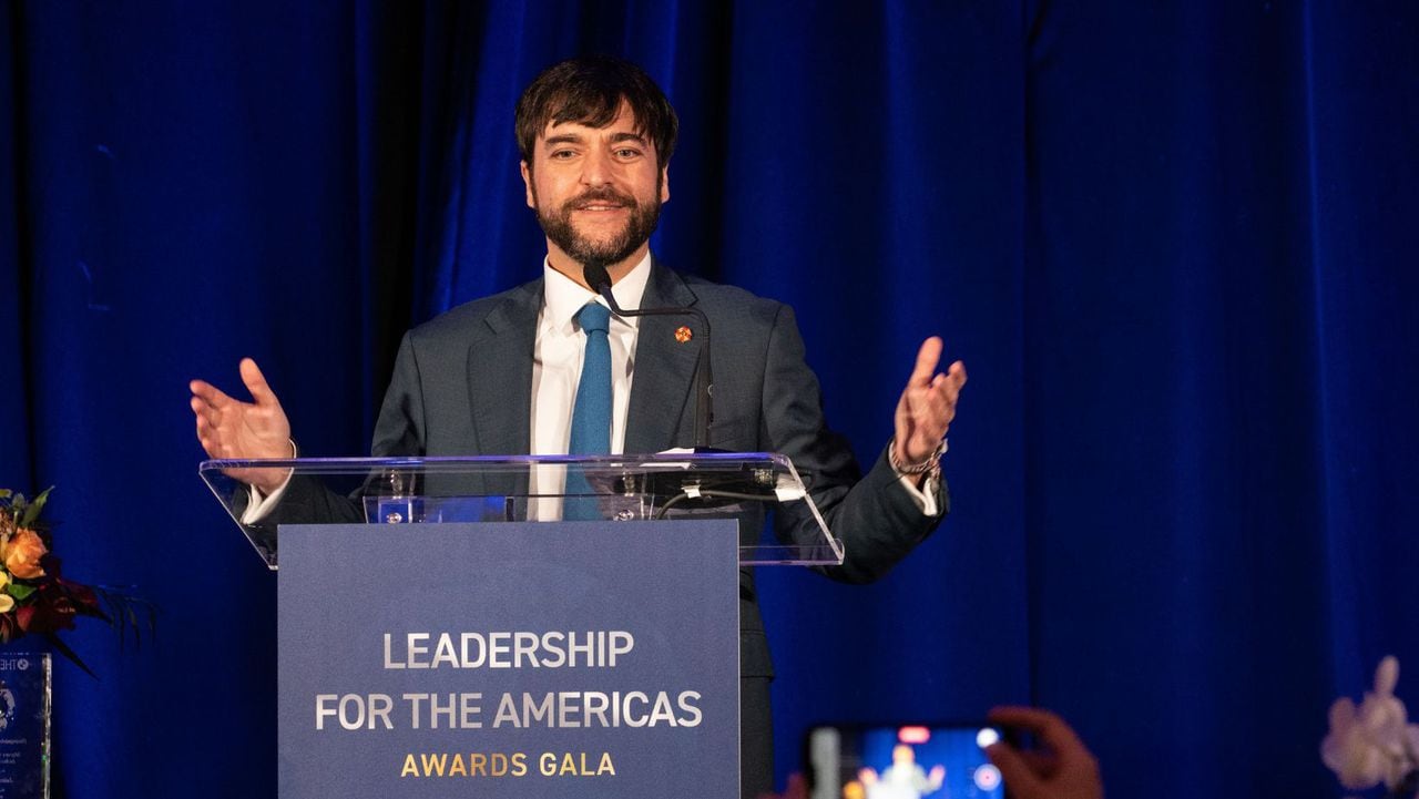 Alcalde de Barranquilla, Jaime Pumarejo, recibió premio al liderazgo para las Américas, en Washington