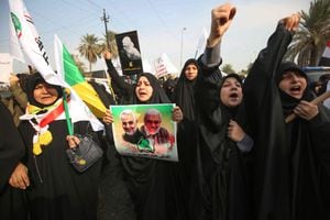 Ahora, mientras las mujeres iraníes, cubiertas todas como manda la estricta ley de los ayatolas, protestan contra EE.UU., Washington está moviendo tropas para enfrentar las retaliaciones en Medio Oriente. Foto: AP