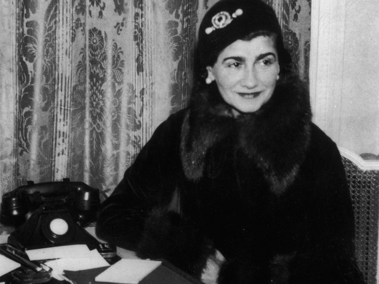 Todo lo que debe saber sobre la exposición más grande de Coco Chanel