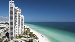 vista aérea del horizonte de Sunny Isles Beach, Miami, Florida