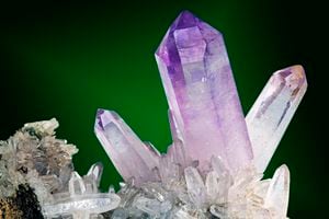 Superb clean and absolutely no damage amethyst crystals; origin: Las Vigas, Veracruz, Mexico; dimension: 6 cm; weight: 50 grams;