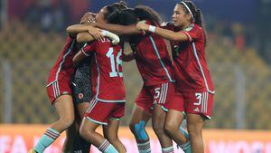 Jugadoras de la Selección Colombia Sub-17 celebran su paso a la final en el Mundial de India.