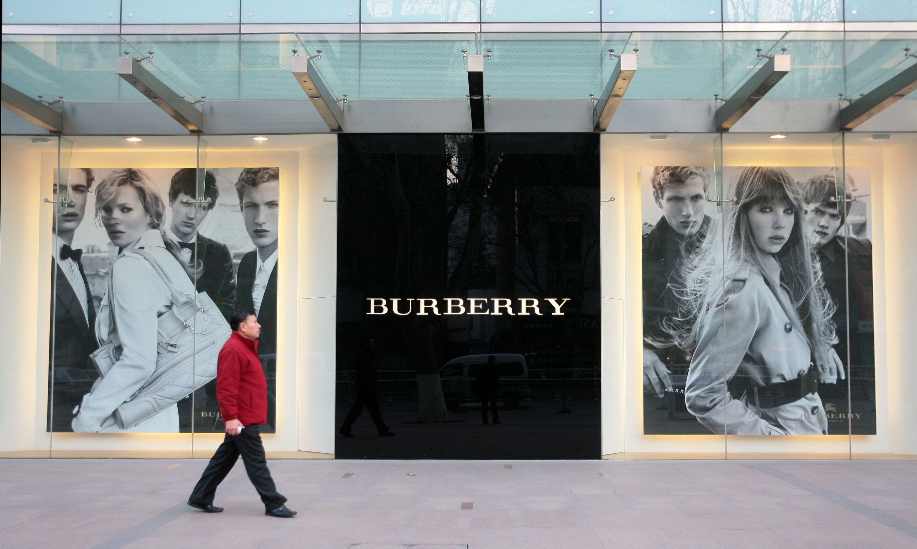 Director creativo de burberry deals