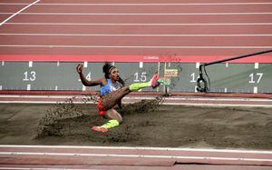 Las emotivas palabras de Caterine Ibargüen a Yulimar Rojas tras batir el récord mundial y conseguir el oro en el saltro triple de los Juegos Olímpicos