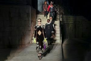 CASTEL DEL MONTE, ITALY - MAY 16: Models walk the runway during Gucci Cosmogonie at Castel Del Monte on May 16, 2022 in Andria, Italy. (Photo by Daniele Venturelli/Getty Images for Gucci)
