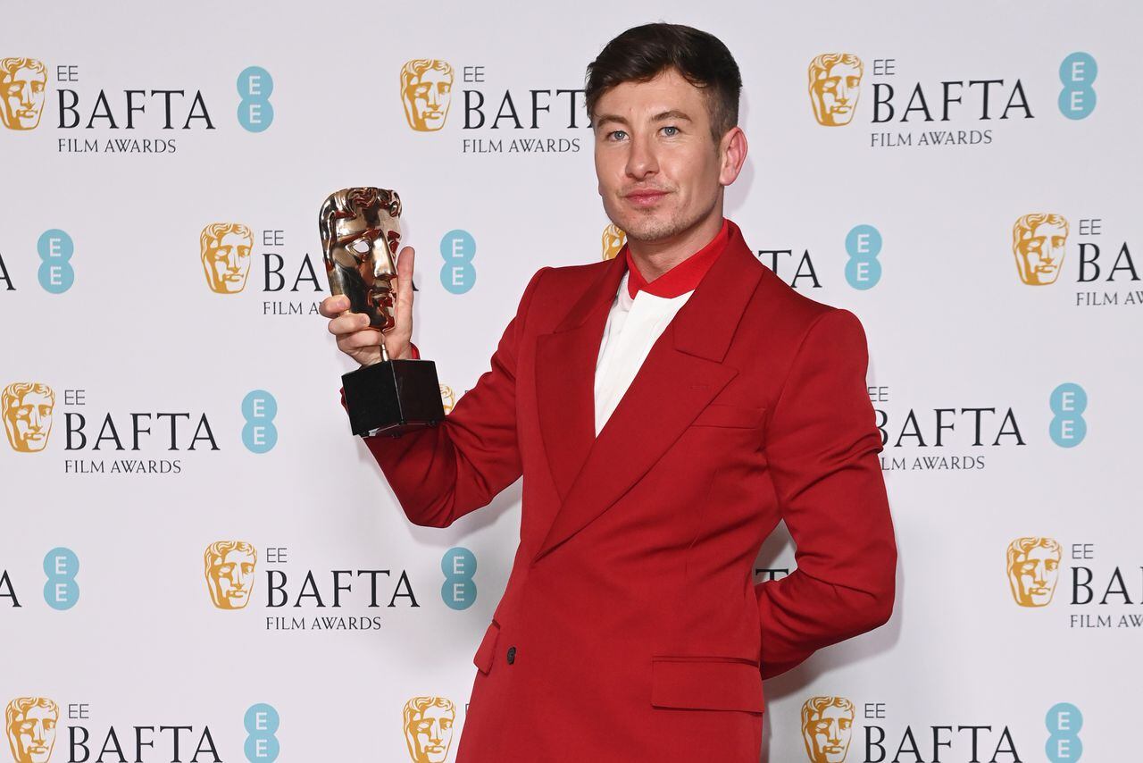 LONDON, ENGLAND - FEBRUARY 19: Barry Keoghan, winner of Best Supporting Actor for "The Banshees of Inisherin", poses in the Winners Room at the EE BAFTA Film Awards 2023 at The Royal Festival Hall on February 19, 2023 in London, England. (Photo by Alan Chapman/Dave Benett/Getty Images)