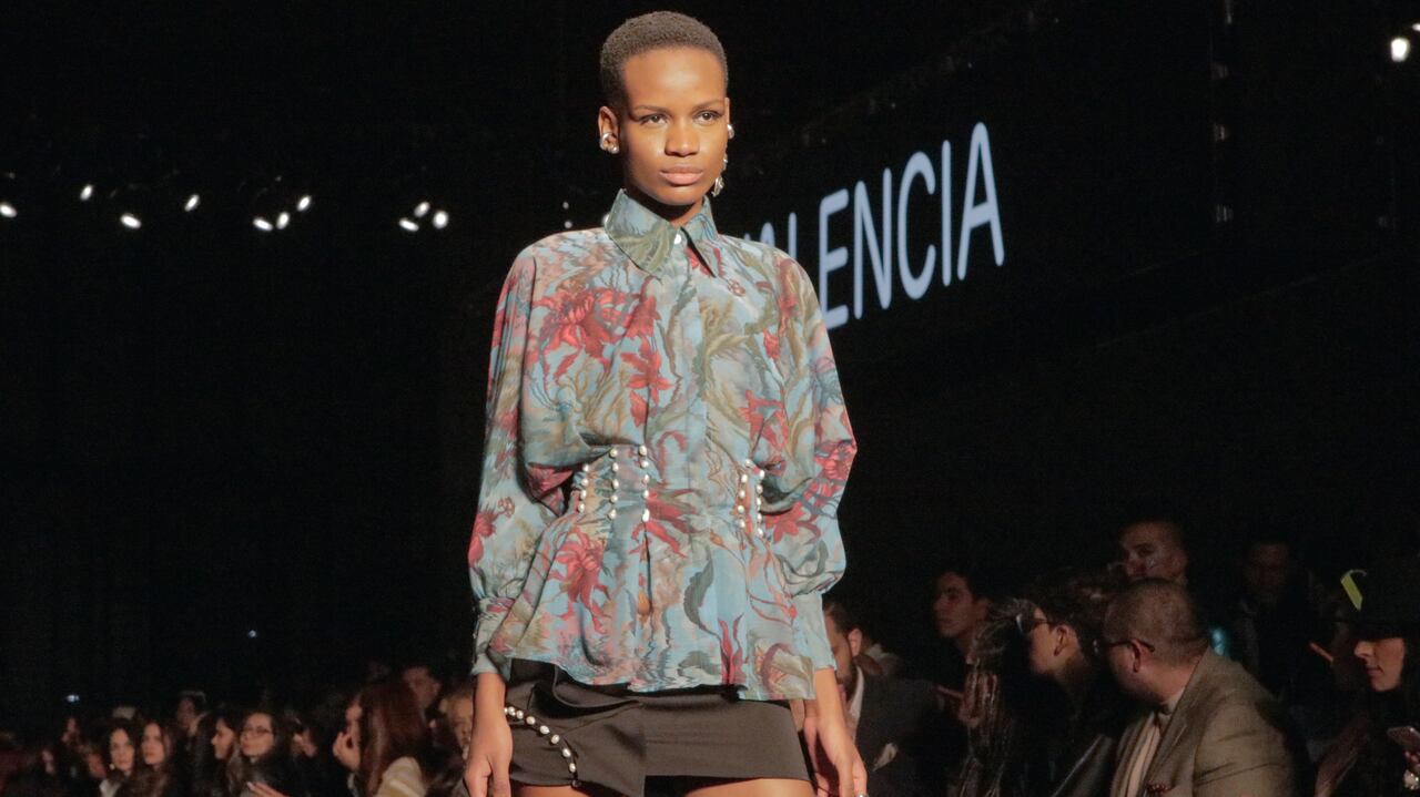 Pasarela Stevan Valencia con la colección Cartografías a mar abierto en Bogotá Fashion Week 2022