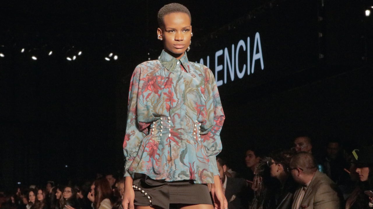 Pasarela Stevan Valencia con la colección Cartografías a mar abierto en Bogotá Fashion Week 2022