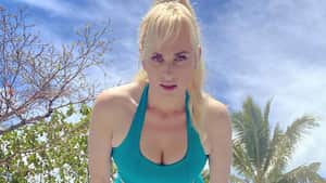 Rebel Wilson en una sus rutinas de ejercicios.