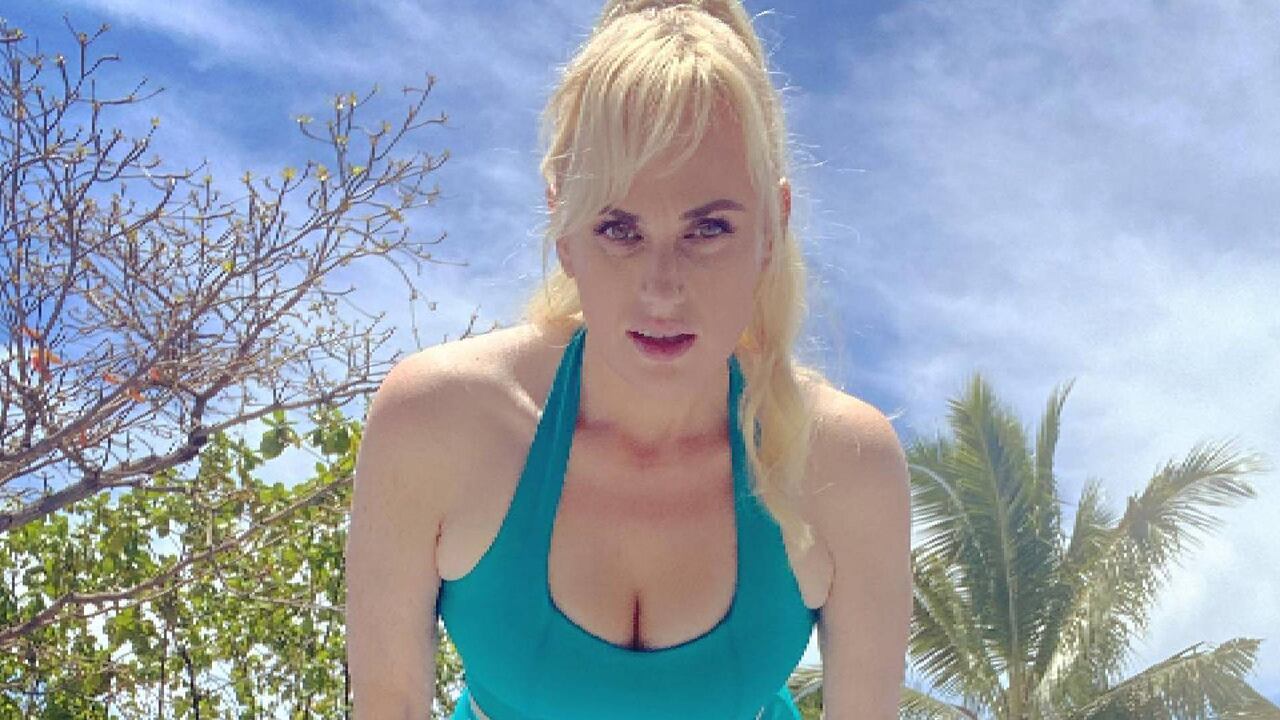 Rebel Wilson en una sus rutinas de ejercicios.