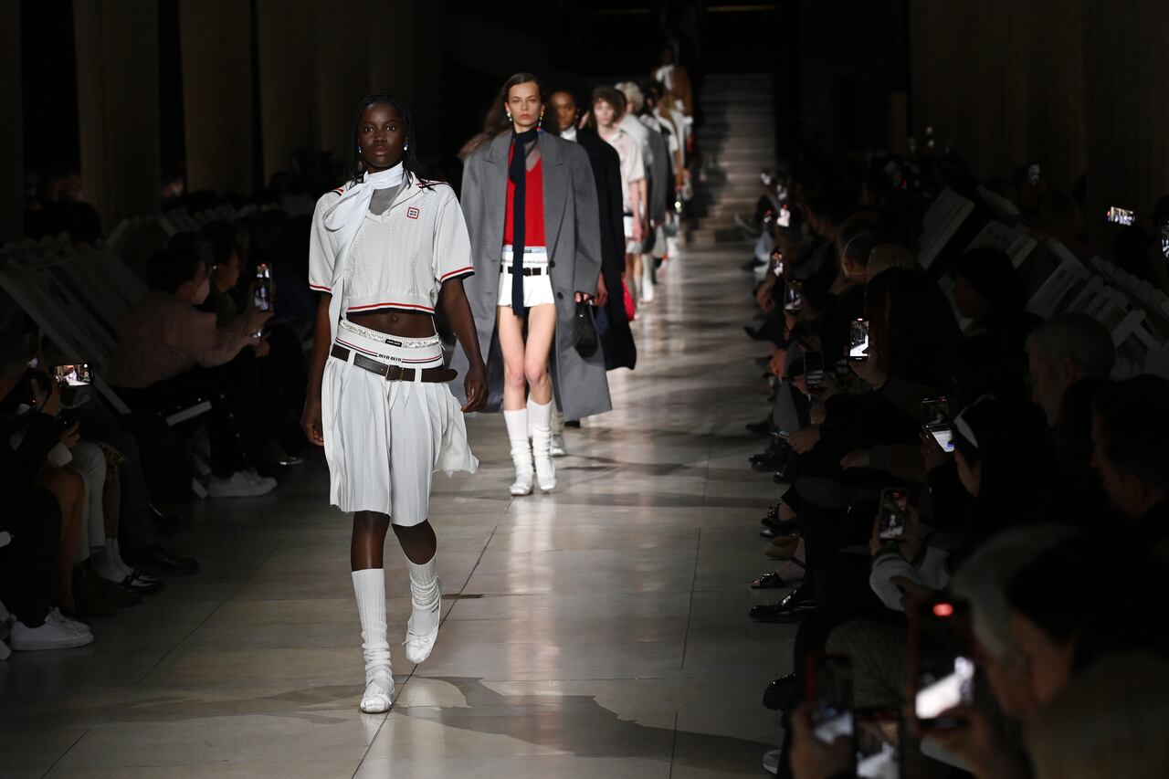 Miu Miu: Runway - Paris Fashion Week - Womenswear F/W 2022-2023