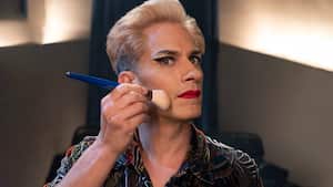 Gael García Bernal protagonizará película inspirada en el primer gladiador de lucha libre LGBTI+