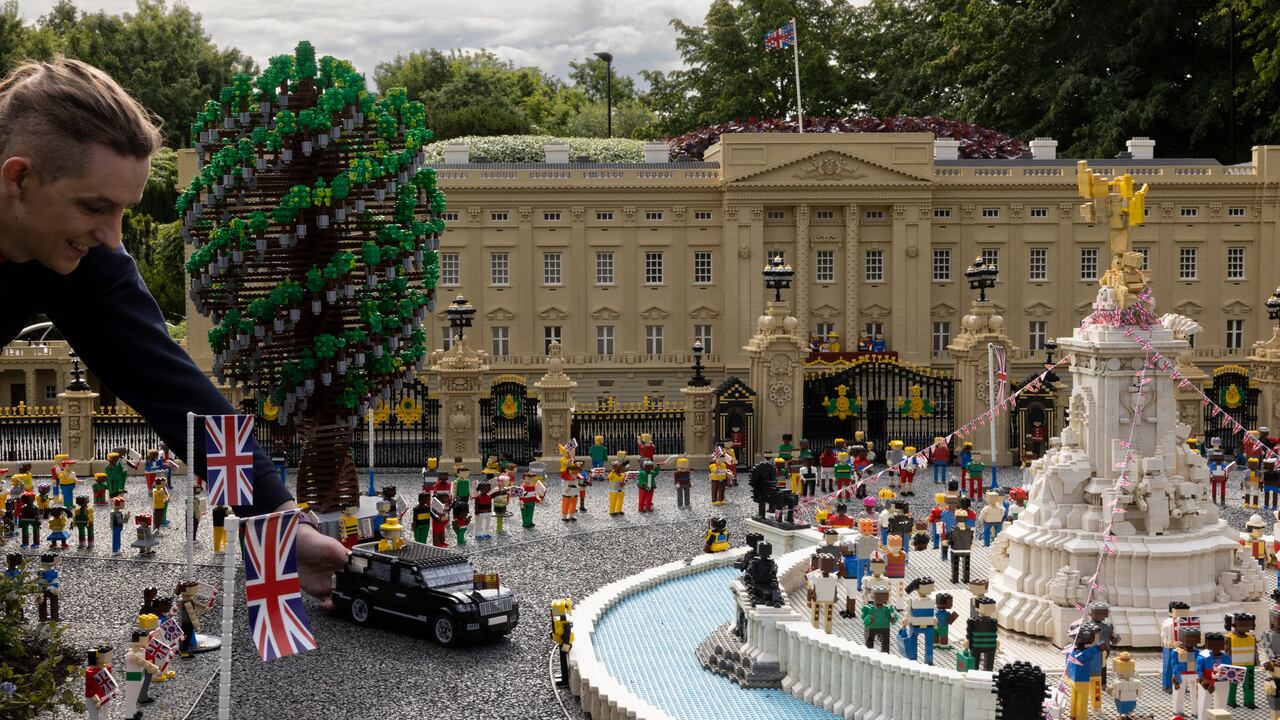 The Queen's Platinum Jubilee Depicted In Lego