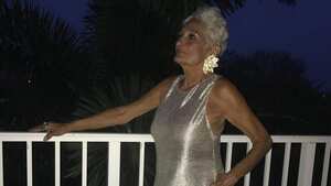 Hattie Retroage