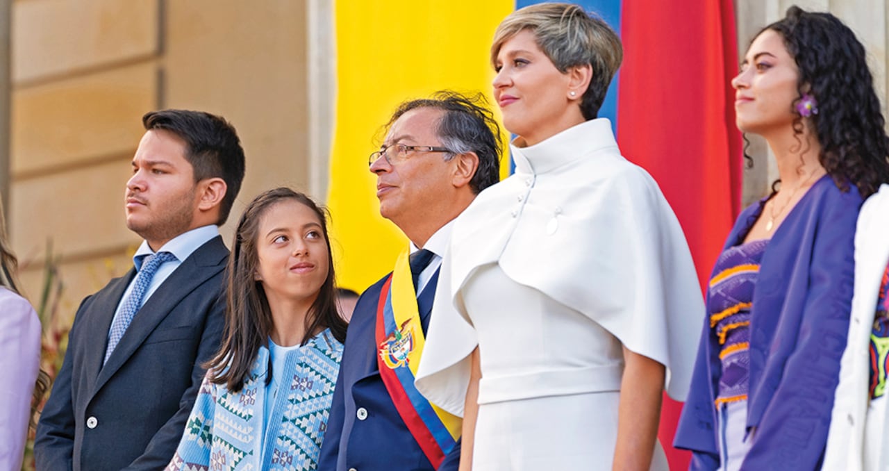 Nicolás Alcocer Petro, Antonella y Sofía, los hijos de la pareja presidencial, fueron protagonistas del evento de posesión.