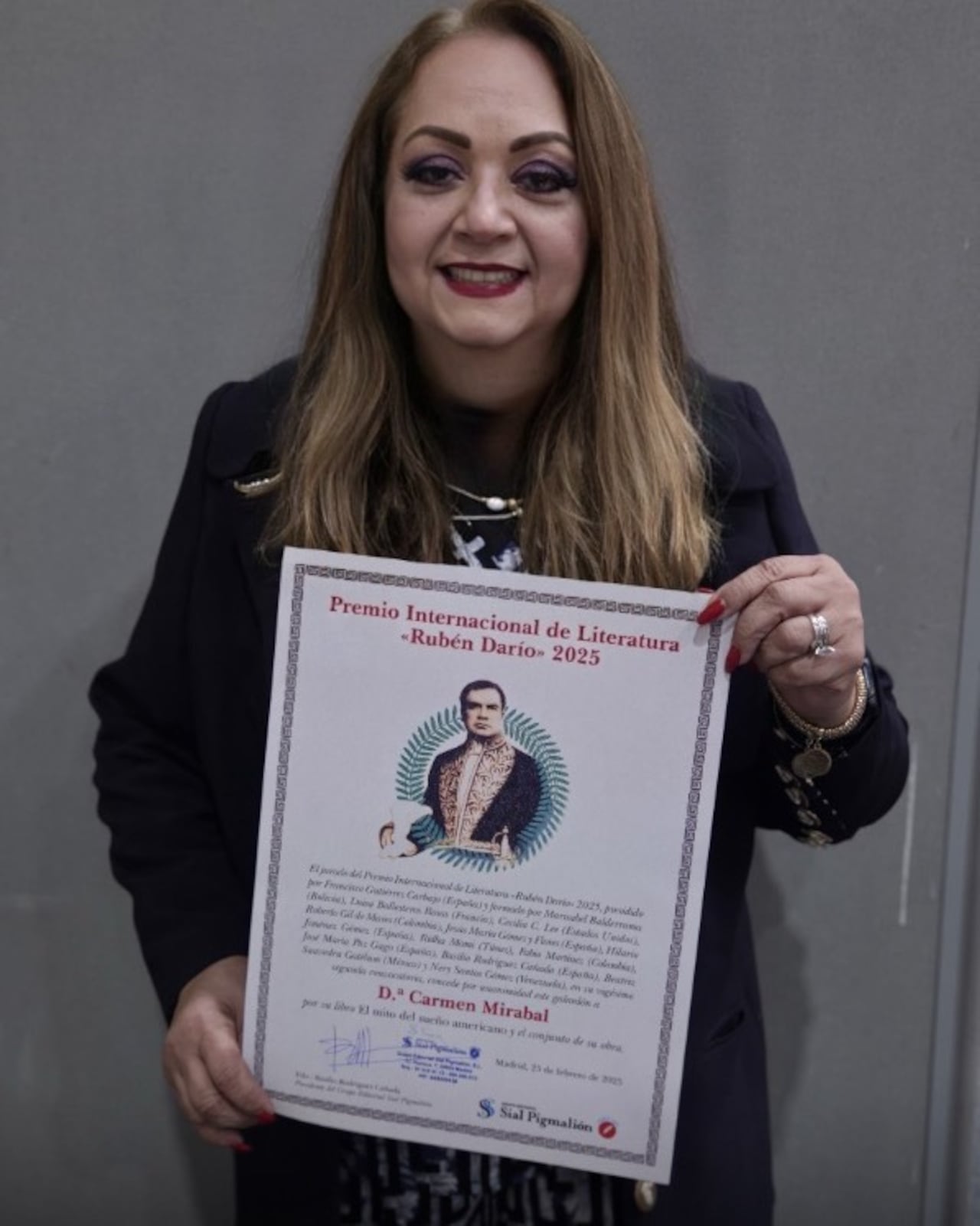 Mirabal fue reconocida recientemente con el Premio Internacional de Literatura Rubén Darío, convirtiéndose en la primera puertorriqueña en recibirlo