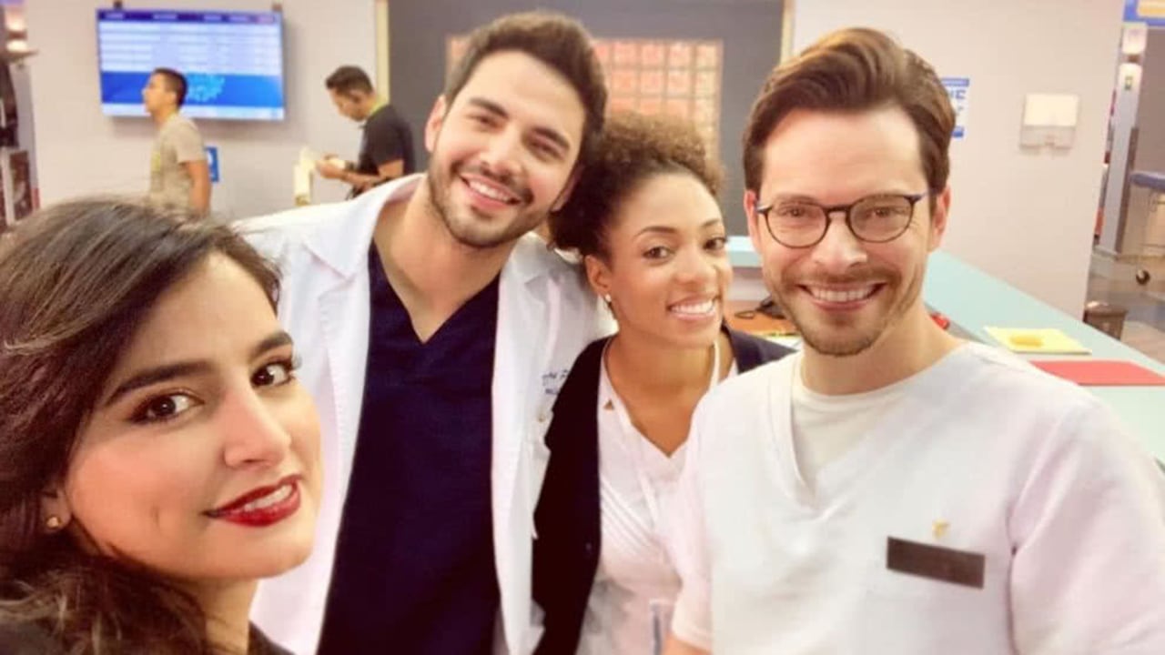 Parte del elenco de la serie 'Enfermeras'.