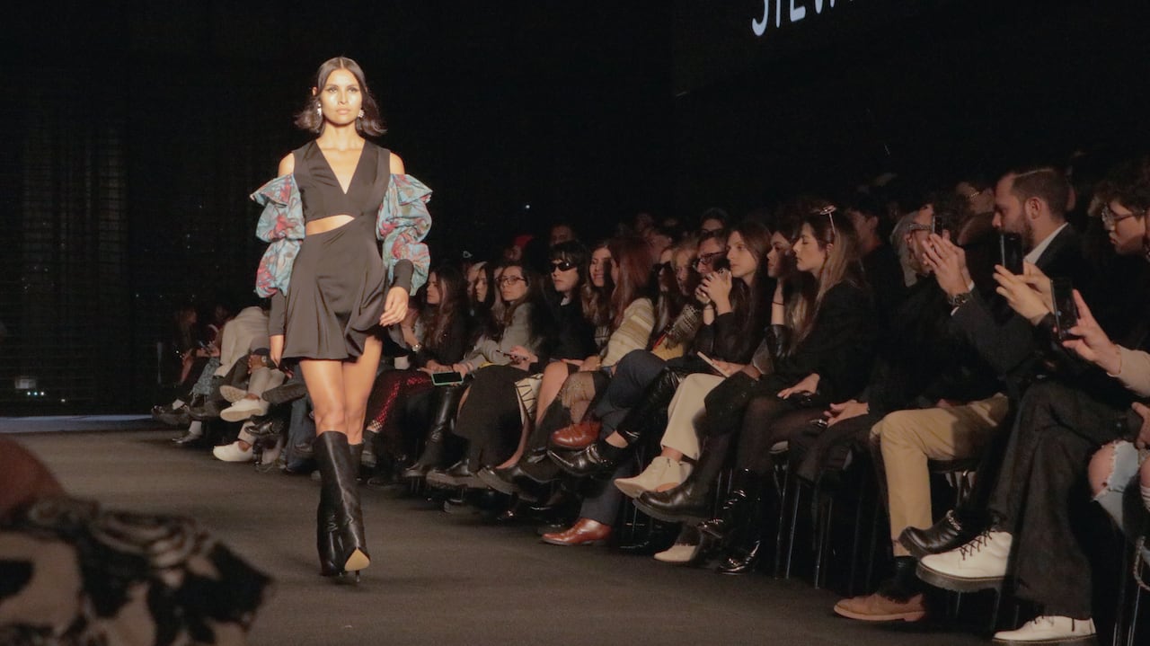 Pasarela Stevan Valencia con la colección Cartografías a mar abierto en Bogotá Fashion Week 2022