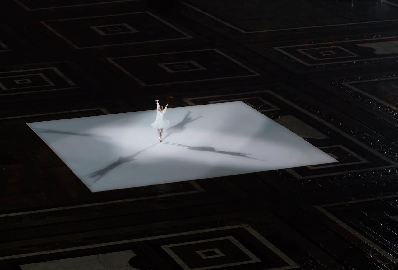 MONCLER EXTRAORDINARY FOREVER_PERFORMANCE_COURTESY OF MONCLER_17