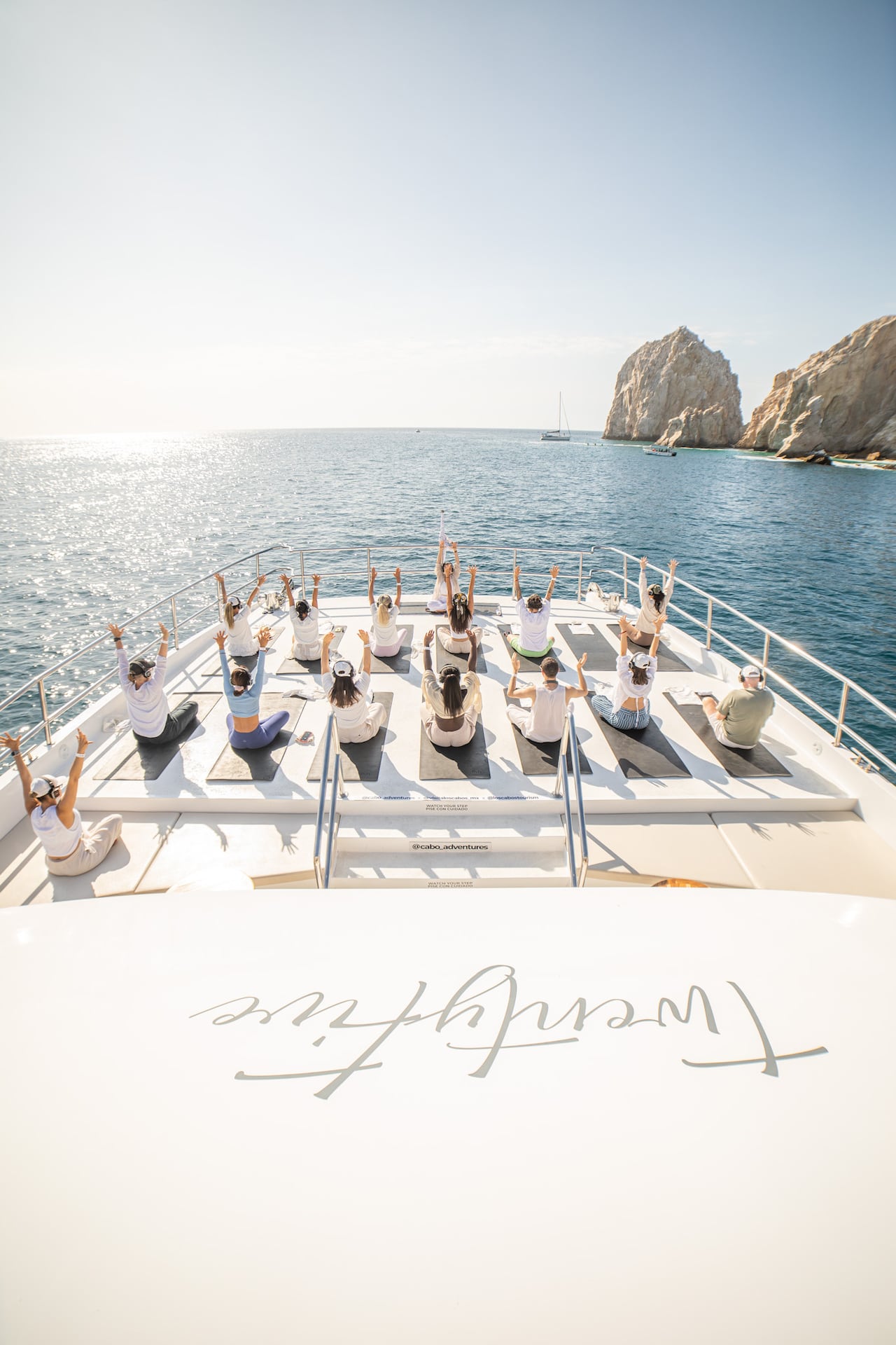 La mejor manera de descubrir Los Cabos no es desde la tierra, sino desde el mar
