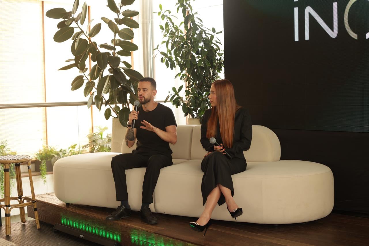 Luisa Fernanda W y Camilo Hincapié en el Talk & Brunch “Reinventarse también es un arte” de L’Oréal Professionnel