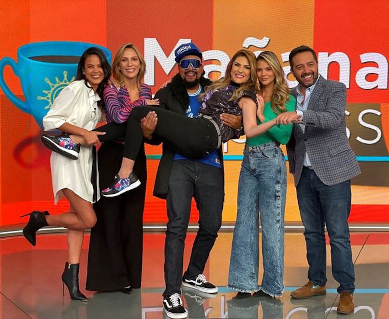 Yalena Jácome, Ana Karina Soto y Sandra Bohórquez, presentadoras de Mañana Express