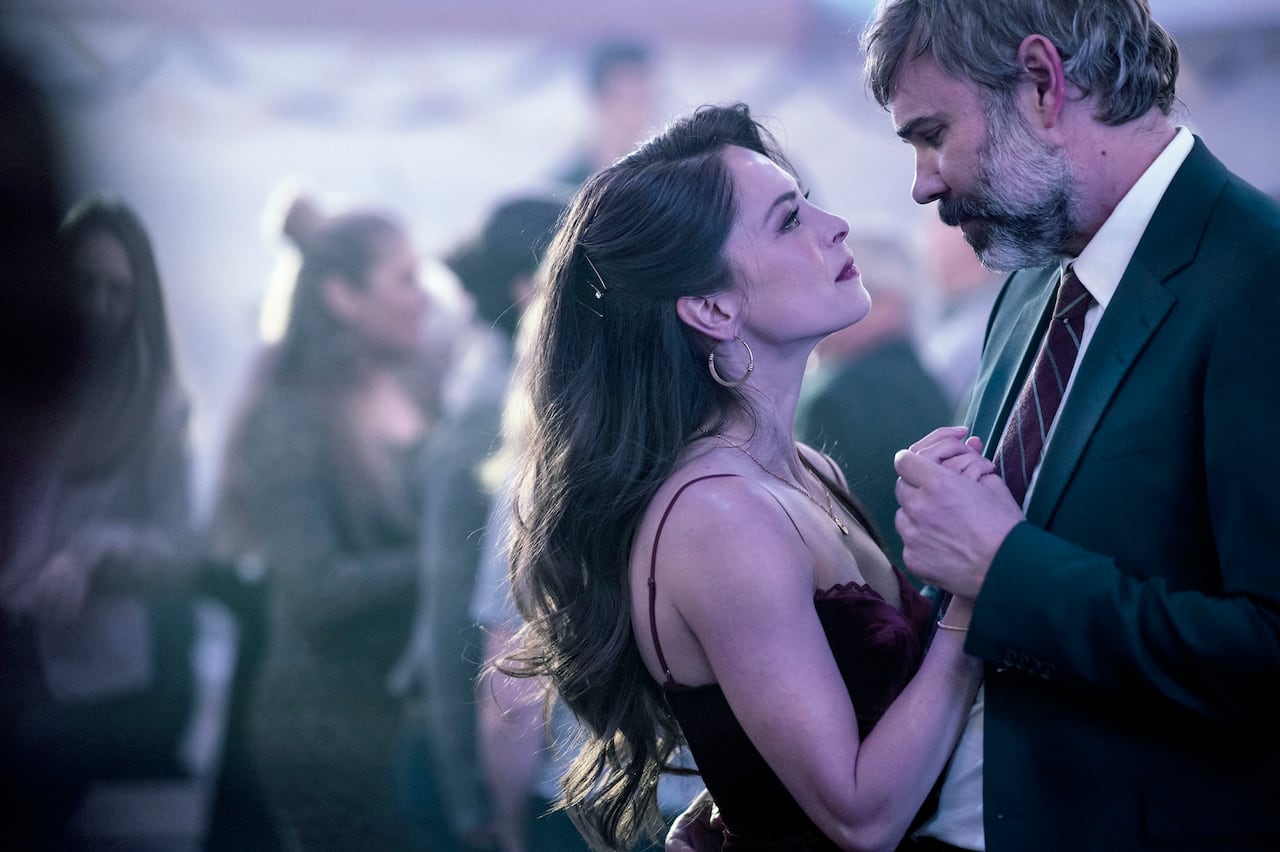 Kristin Kreuk entra en el misterio de Murder in a Small Town