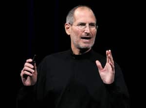 El CEO de Apple Inc., Steve Jobs, anuncia el nuevo iPad en 2010.