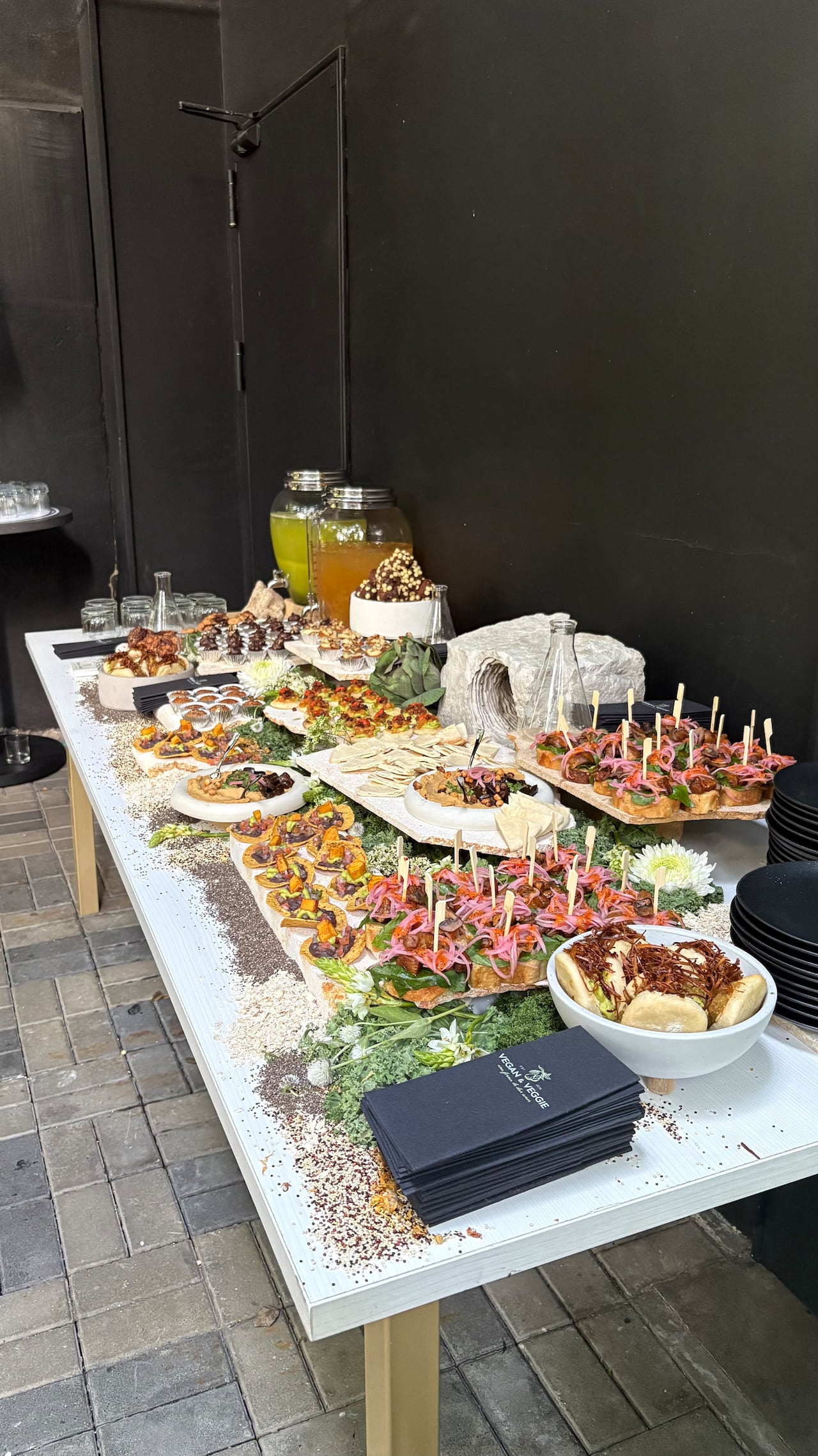 Restaurante con platos a base de plantas donde el sabor, el disfrute y la consciencia conviven de manera natural