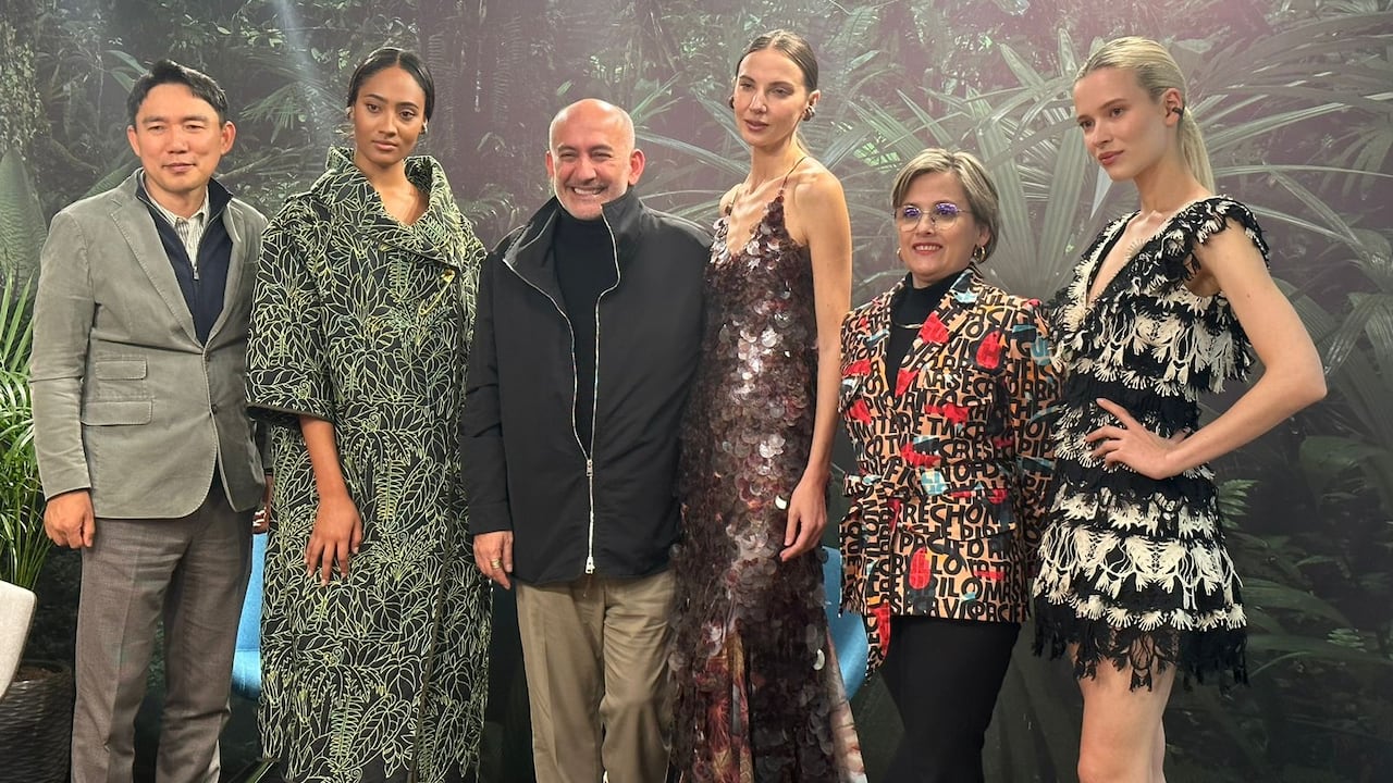 Diego Guarnizo y Samsung se unen para lanzar la colección 'Amazonas' en Colombiamoda, además del nuevo teléfono de la compañía coreana