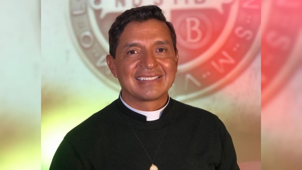 No se quedó callado: El padre Chucho aclaró rumor del 'costoso' viaje de feligreses a Israel