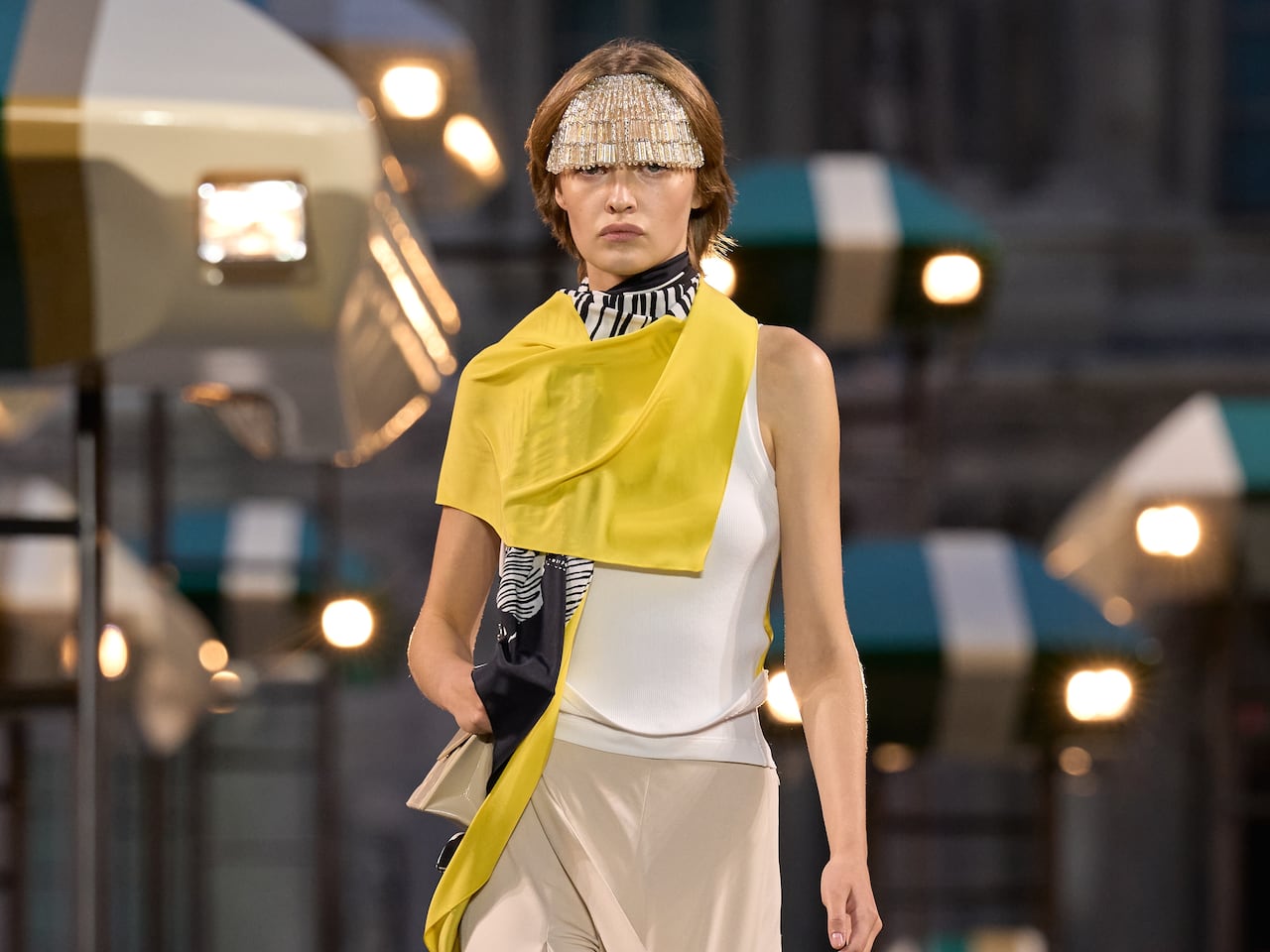 La colección Primavera-Verano 2027 de Louis Vuitton parte del cuerpo y de sus movimientos para repensar la forma de vestir.