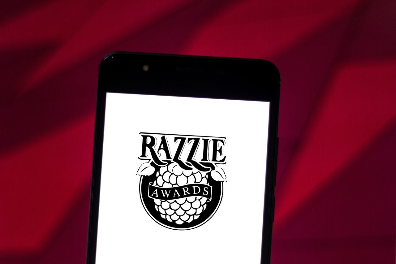GLóRIA DE DOURADOS, MATO GROSSO DO SUL, BRAZIL - 2019/06/19: In this photo illustration the Golden Raspberry Awards (Razzie Awards) logo is seen displayed on a smartphone. (Photo by Rafael Henrique/SOPA Images/LightRocket via Getty Images)