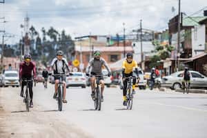 Cyclist men cycling in the city