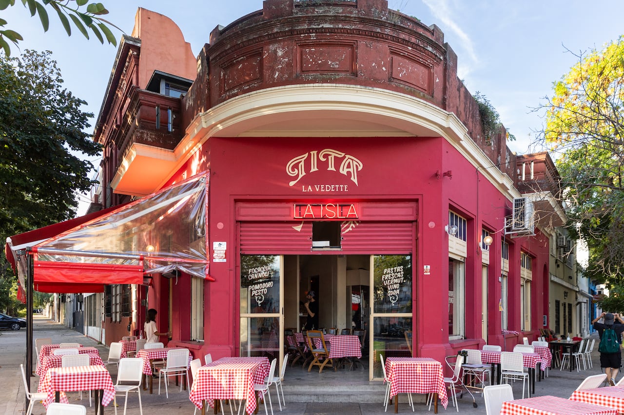 Taller de pasta vegana y artesanal 'Tita la Vedette', en el barrio La Paternal, Buenos Aires, asociado a Diego Maradona