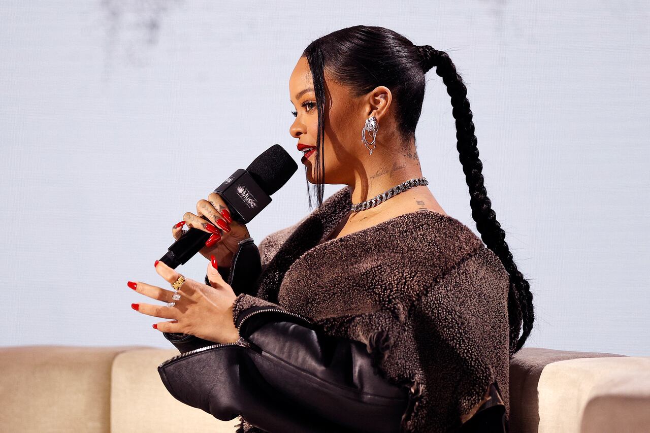 Rihanna en previas del Super Bowl.