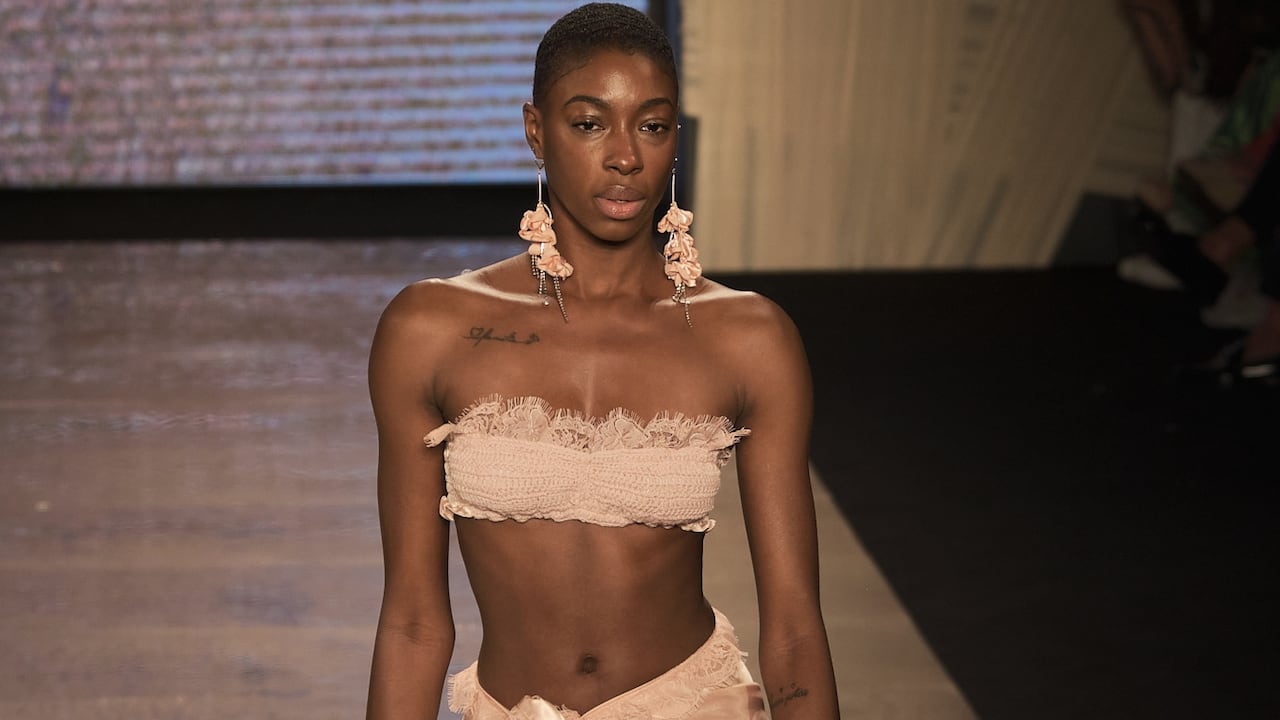 Alexandra Bueno y su pasarela 'Florecer' para Colombiamoda 2023