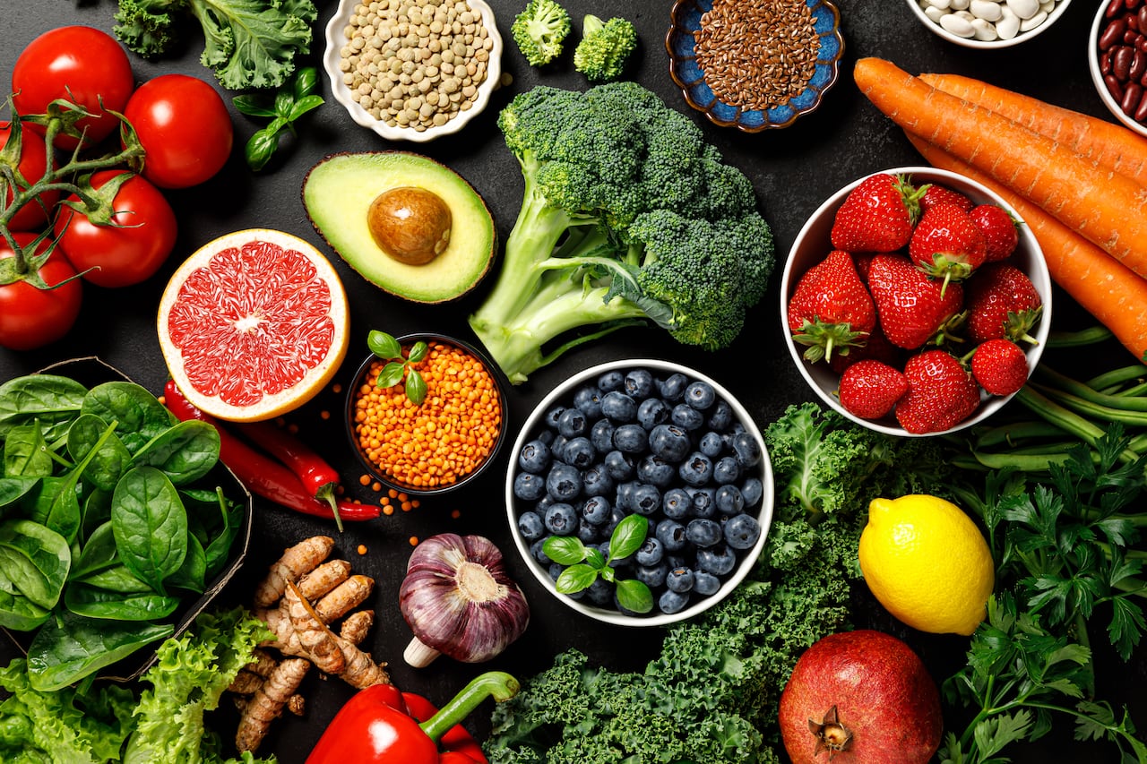 Las frutas son alimentos ricos en vitaminas y minerales.