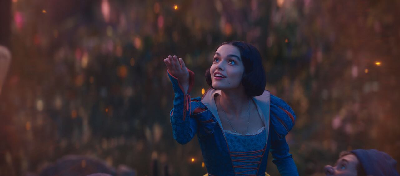 Gal Gadot como la Reina Malvada en la película de acción real de Disney, BLANCANIEVES. Foto cortesía de Disney. © 2024 Disney Enterprises, Inc. Todos los derechos reservados.